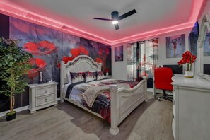 9 bedrooms, in-room safe, iron/ironing board, free WiFi - Epic Escape Villa mins to Disney, Pool + Theater (Kissimmee)