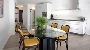 Unclassified image, 3 of 23, button - Apartment in Knokke Near Driehoeksplein (Knokke-Heist)