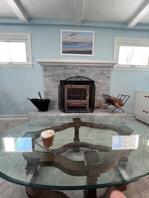 Interior - Charming 2-bedroom house in small-town neighborhood (Bath)