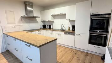 Micro-ondes, plaque de cuisson, lave-vaisselle