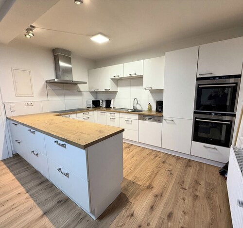 Gemütliche mit OLED-TV & XXL-Küche ausgestattete, familienfreundliche Wohnung