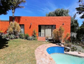 Exterior - Tranquil, cozy studio apartment close to the beach (Cape Town)