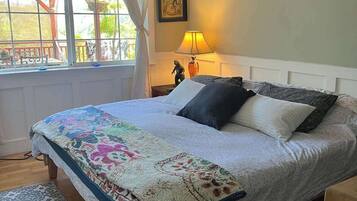 3 habitaciones, tabla de planchar con plancha, wifi y ropa de cama