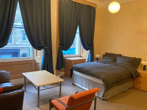 Comfort Quadruple Room, Non Smoking, City View (Ensuite) | Free WiFi, bed sheets