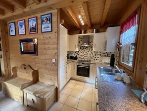 Réfrigérateur, micro-ondes, four, lave-vaisselle