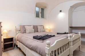2 quartos, ferros/tábuas de passar roupa, Wi-Fi, roupa de cama