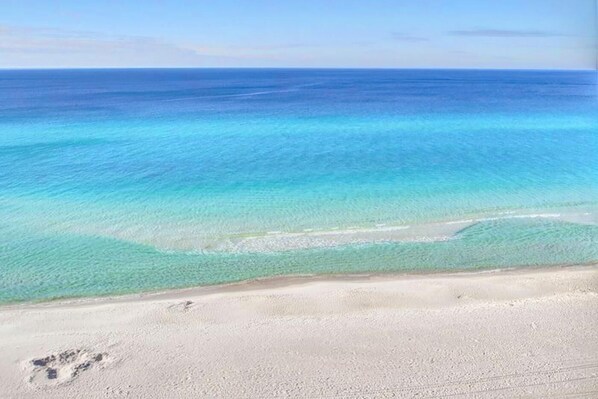 Appartement, Meerdere bedden (Emerald Beach 1130) | Strand | Accommodatie ligt op het strand