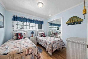 2 quartos, ferros/tábuas de passar roupa, Wi-Fi, roupa de cama