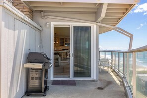 Terrace/patio - Rio del Mar Paradise with sweeping oceanviews! (Aptos)