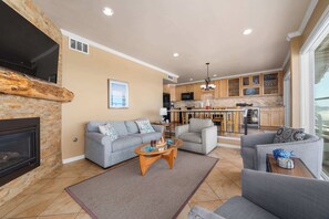 TV - Rio del Mar Paradise with sweeping oceanviews! (Aptos)