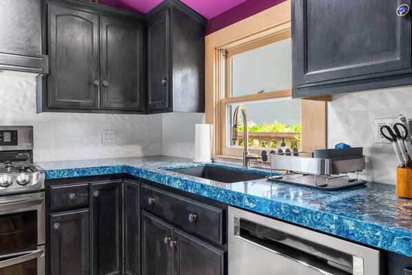 Fridge, microwave, oven, stovetop
