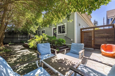 6+BD Downtown House Walk to Beach Boardwalk!