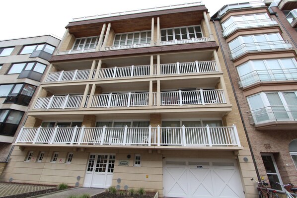 Apartment | Exterior - Duplex in Knokke Near North Sea Beach (Knokke-Heist)