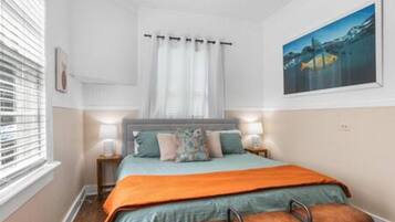 3 bedrooms, iron/ironing board, WiFi (free), bed sheets