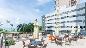 Outdoor dining - Seu Refúgio à Beira-Mar  TRP1608 (Recife)