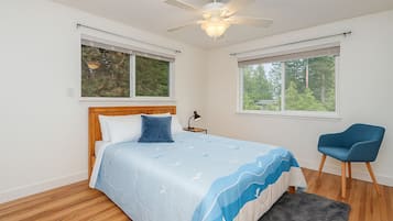 Comfort Suite, Patio | Desk, iron/ironing board, free WiFi