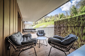 Terrace/patio - Mathilde – Stylish Alpine Escape in Les Houches (Les Houches)