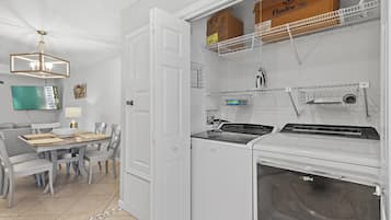 Townhome, Multiple Beds (Woodland Shores #1) | Private kitchen