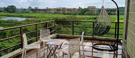 Habitación individual estándar, balcón, vistas a la piscina | Terraza o patio