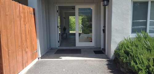 Cozy studio in enjoyable Rogue River with WiFi, AC