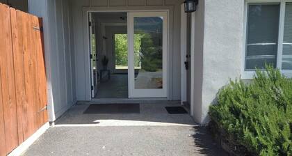 Cozy studio in enjoyable Rogue River with WiFi, AC