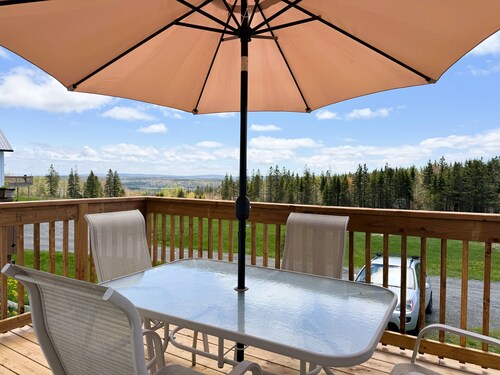 Cozy spacious with private deck | On cabot trail | Unit 15 @ Great Cabot Lodge