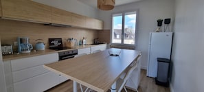 Fridge, microwave, oven, stovetop