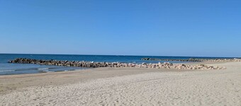 2BR Terrace SEA VIEW I Parking I Air-Cond.