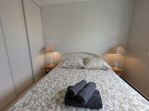 2 Schlafzimmer, Bügeleisen/Bügelbrett, kostenloses WLAN