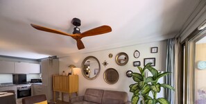 TV - LE PATIO VAUBAN Airco Garage for 4 by SUNSET (Antibes)