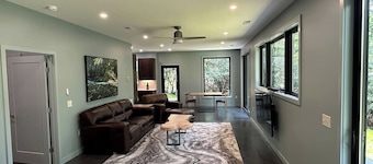 Secluded Mountain Escape | River • Hot Tub • Waterfalls • Mountain Views