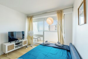 1 bedroom, WiFi, bed sheets