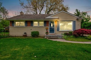 Exterior detail - Elegant, Artsy Home in N. Royal Oak! (Royal Oak)