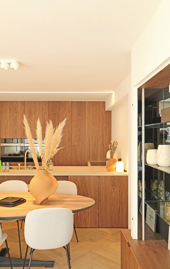 Apartment | Dining
