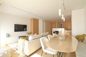 Apartment | Dining