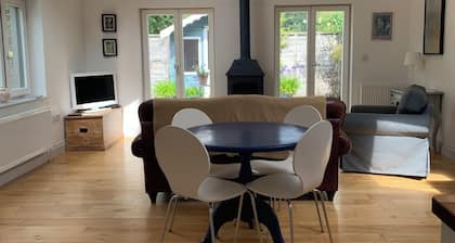 Delightful Norfolk countryside barn with free parking & WiFi, dog friendly too