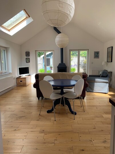 Delightful Norfolk countryside barn with free parking & WiFi, dog friendly too