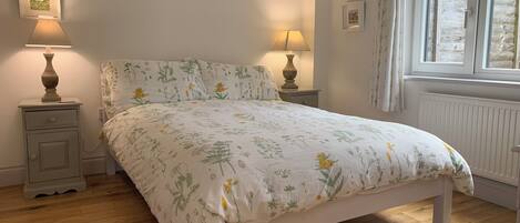 1 bedroom, iron/ironing board, travel cot, free WiFi