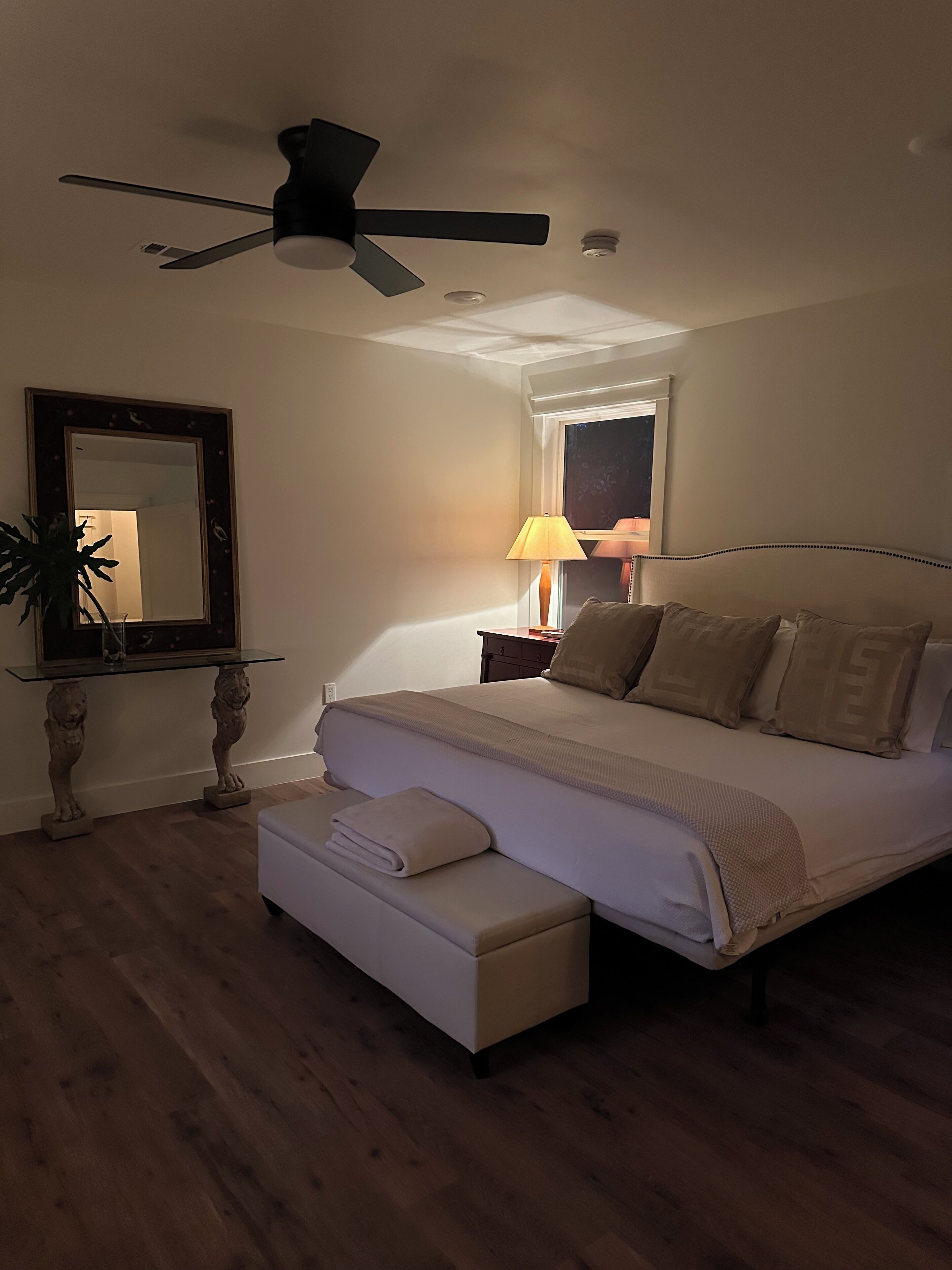 3 soverom, safe på rommet, strykejern/-brett og wi-fi