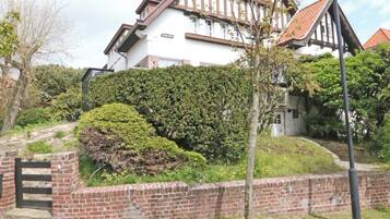 Villa | Exterior