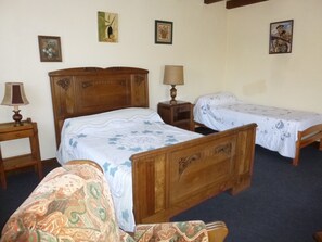 2 bedrooms, iron/ironing board, bed sheets