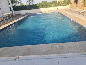 Kolam renang terbuka 