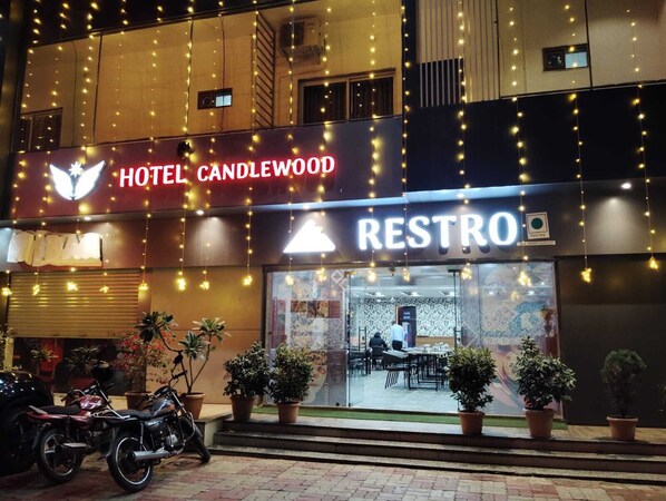 Front of property - Hotel Candlewood Bar & Restro (Abu Road)