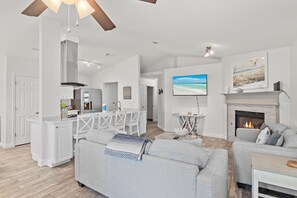 House, Multiple Beds (Happy Horizons) | Living area | TV