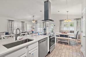 House, Multiple Beds (Happy Horizons) | Private kitchen