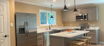 Modern Mountain House for Families – Hike, Relax, Reconnect