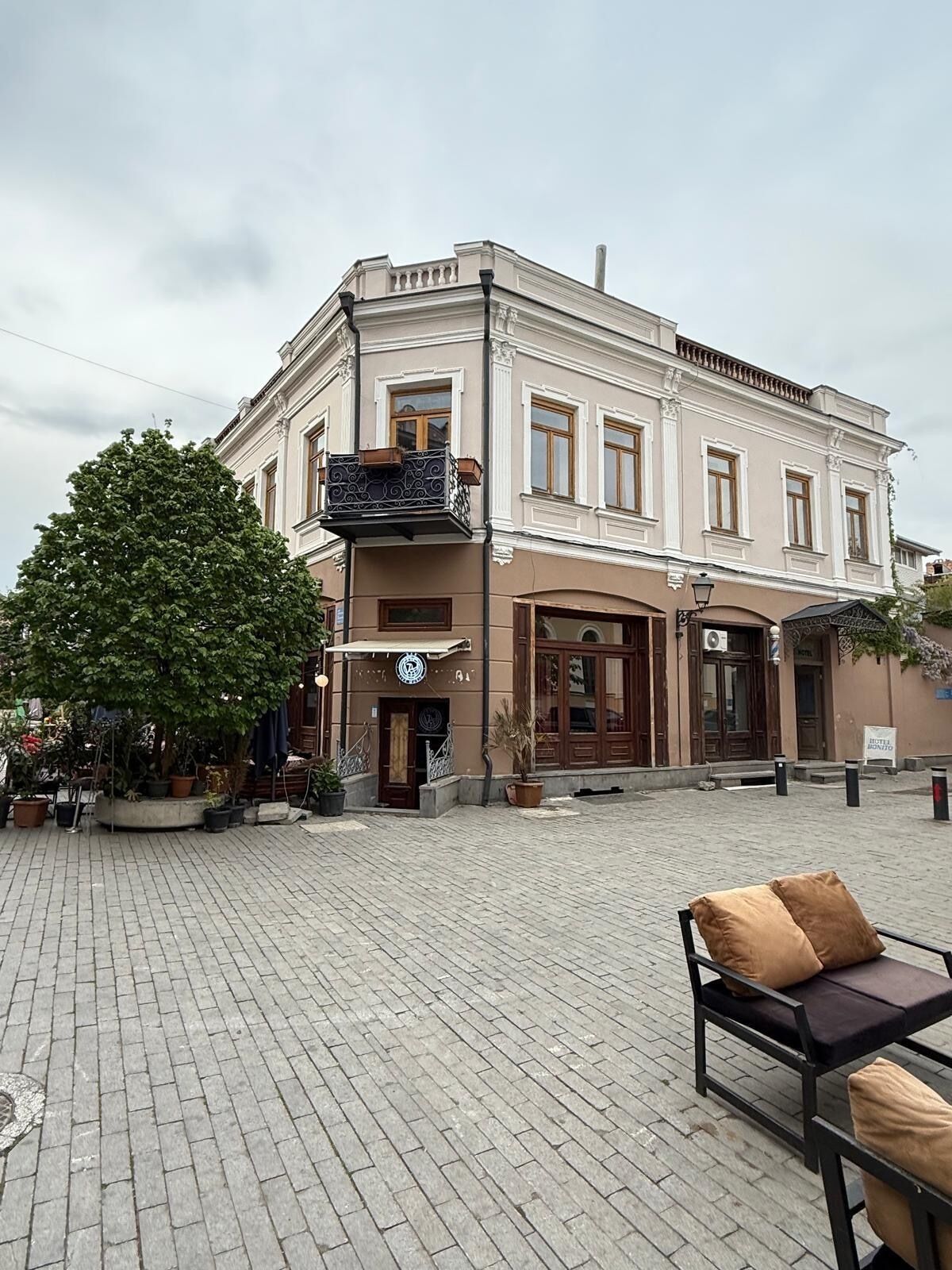 ด้านหน้าที่พัก