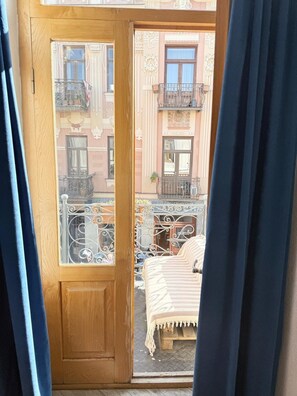Phòng đôi Deluxe, quang cảnh thành phố | Bàn ủi/dụng cụ ủi quần áo, truy cập Internet không dây miễn phí