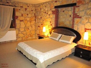 2 soverom, strykejern/-brett, wi-fi og sengetøy