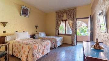 Egyptian cotton sheets, premium bedding, minibar, laptop workspace